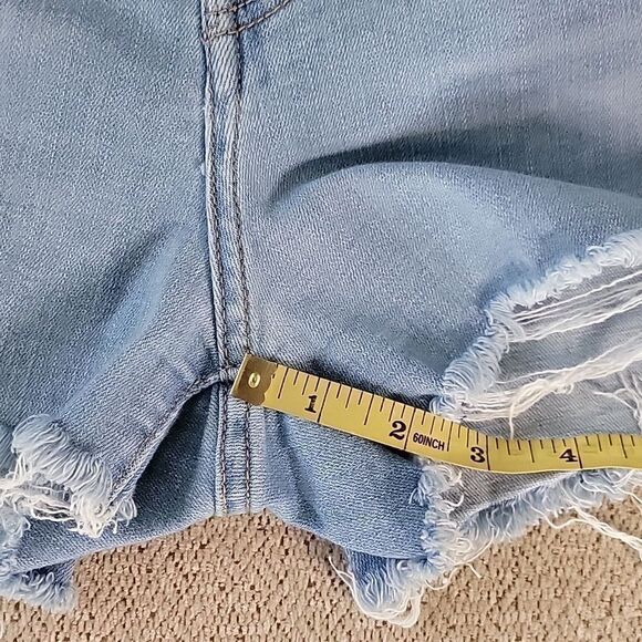 Levi's High Rise Light Wash Frayed Hem Jean Shorts - Size 31 - Picture 9 of 14